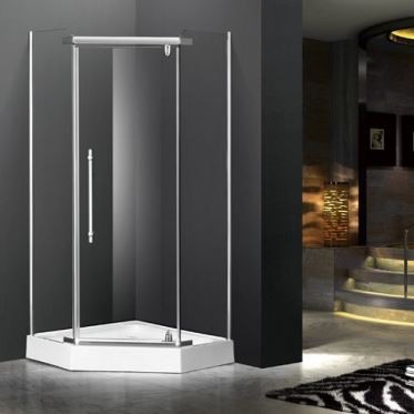 Zatamnjena staklena tuš kutija